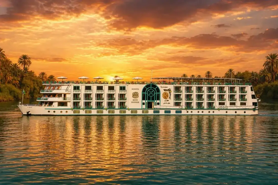 The River Nile at golden hour – private Egypt vacations with Discovery Tours Egypt