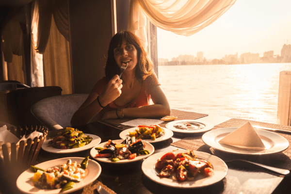 Nile Cruise Dinner 5 Evening: Luxuriate in Cairo’s Nighttime Splendor