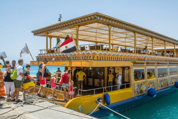 Nefertari Seascope Boat Trip from Marsa Alam with Dinner